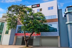 Super Hotel O R Square, Farooq Nagar