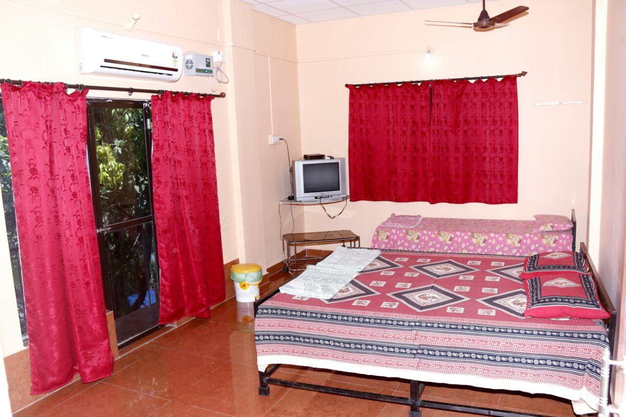 Rajas Holiday Home - Tap to explore photos
