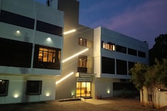 KURINJI VILLA TOURIST HOME, Kutralam