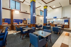 Holiday Inn Express Hotel & Suites Erie - North East, Elgin