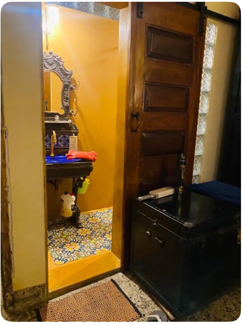 Pitruchhaya Bungalow (Room For Two) - Tap to explore photos