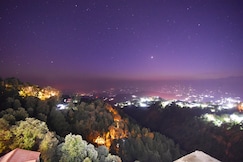 SS Resort ( Centrally heated and Air conditioned), डलहौज़ी