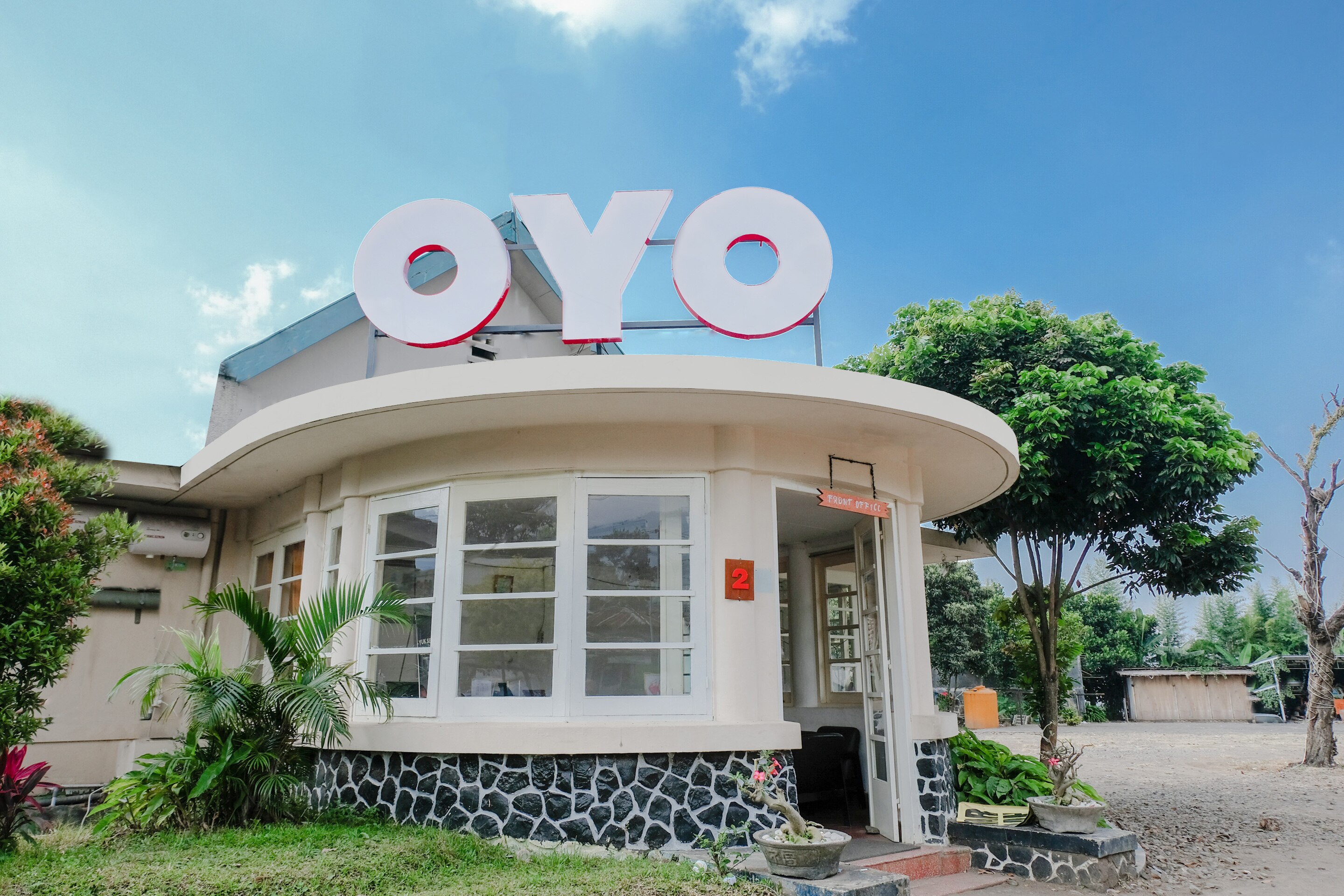 Oyo 888 Grand Ijen Guest House Indonesia Batu Price Address Reviews