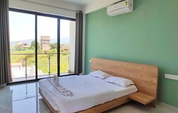 Master bedroom 1 with balcony 