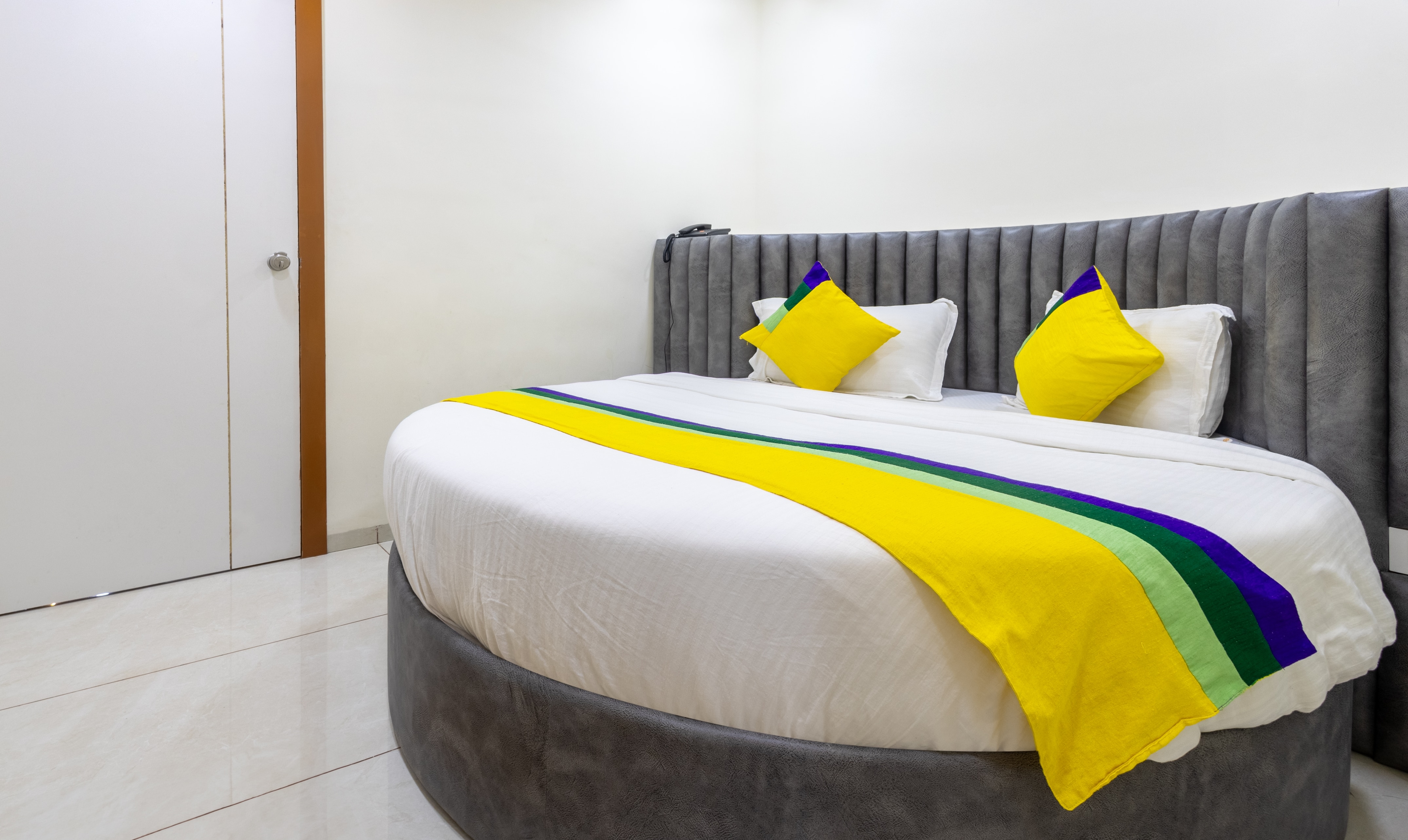 Itsy Hotels Signature, Nehru Nagar - Tap to explore photos