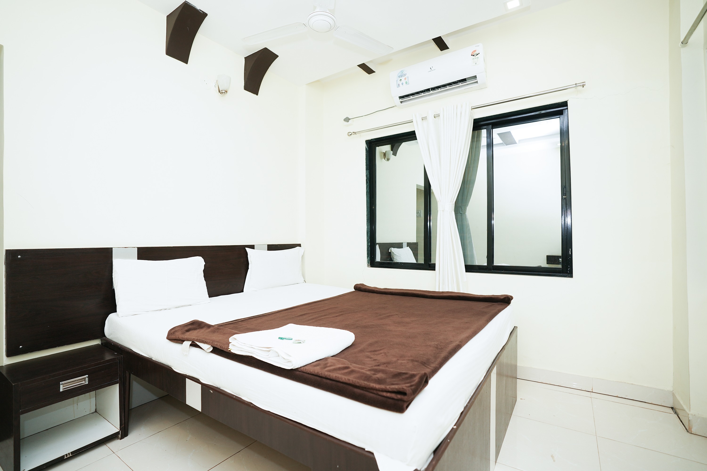 Chinar Residency - Tap to explore photos