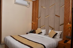 Hotel R Square In, Varanasi