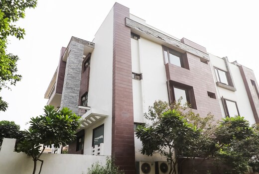 Hotel O R R Residency