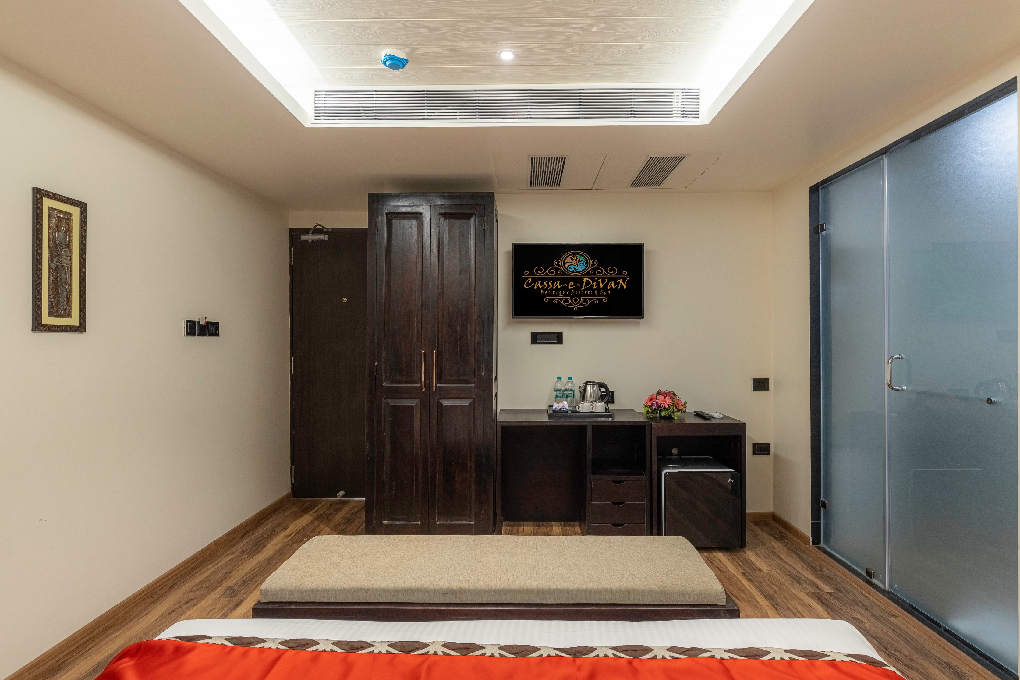 DiVaN Clarks Inn (Calangute Beach) - Tap to explore photos