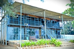 R K Beach Cottage | Private Rooms & Dorms, Kumta