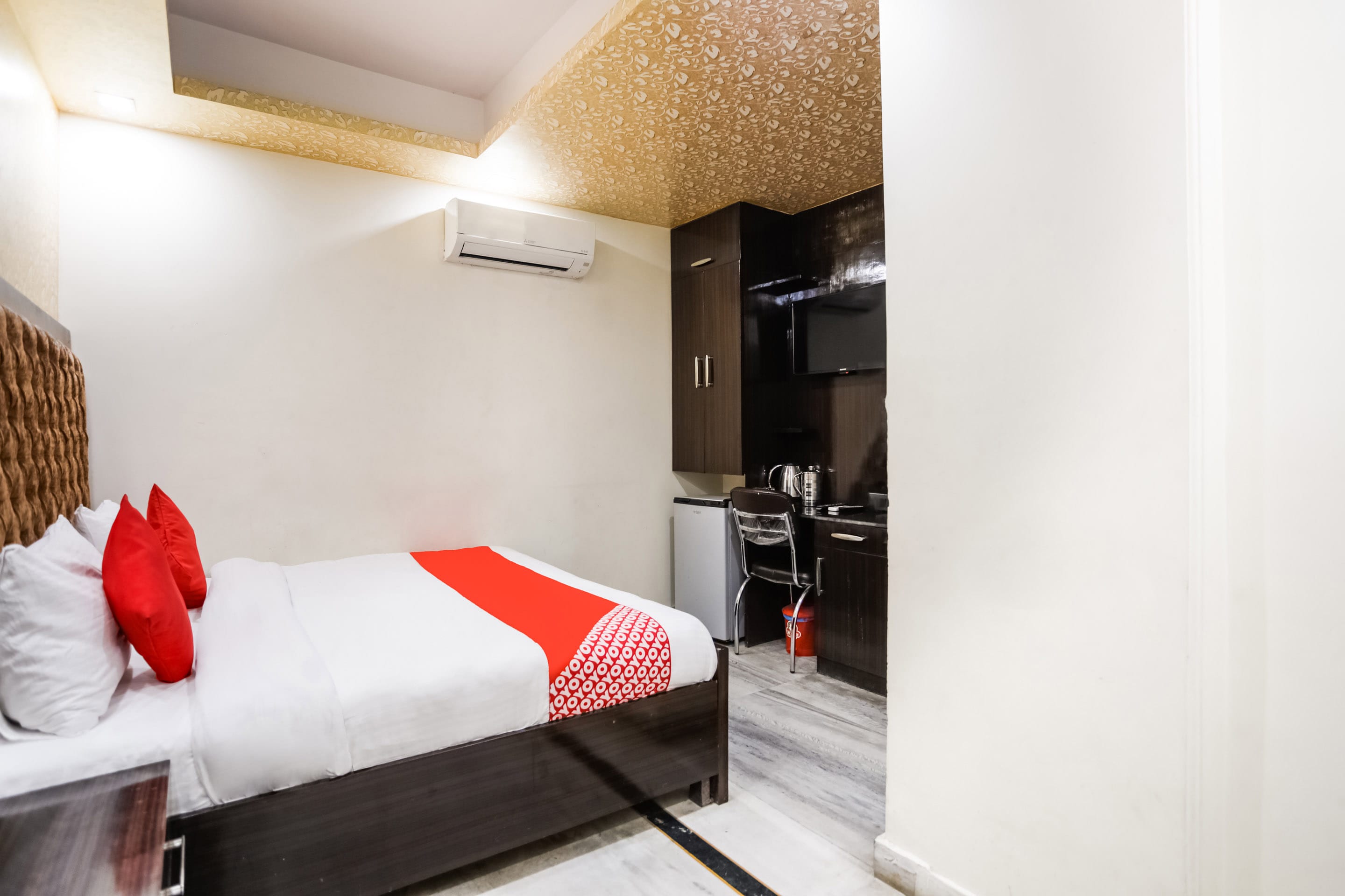 Hotel O NP INTERNATIONAL AND ACCOMMODATION - Tap to explore photos