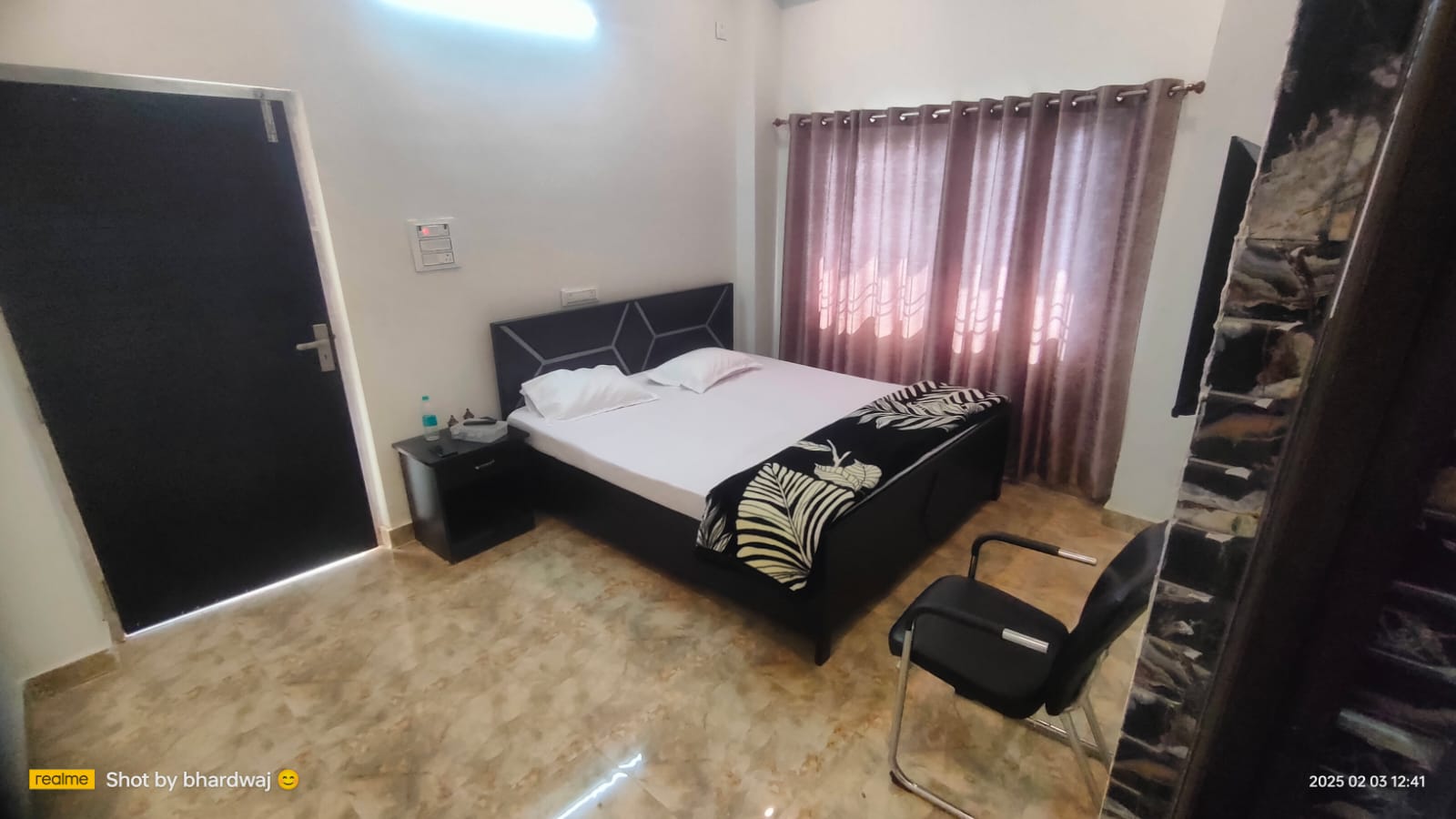ARJUN GUEST HOUSE - Tap to explore photos