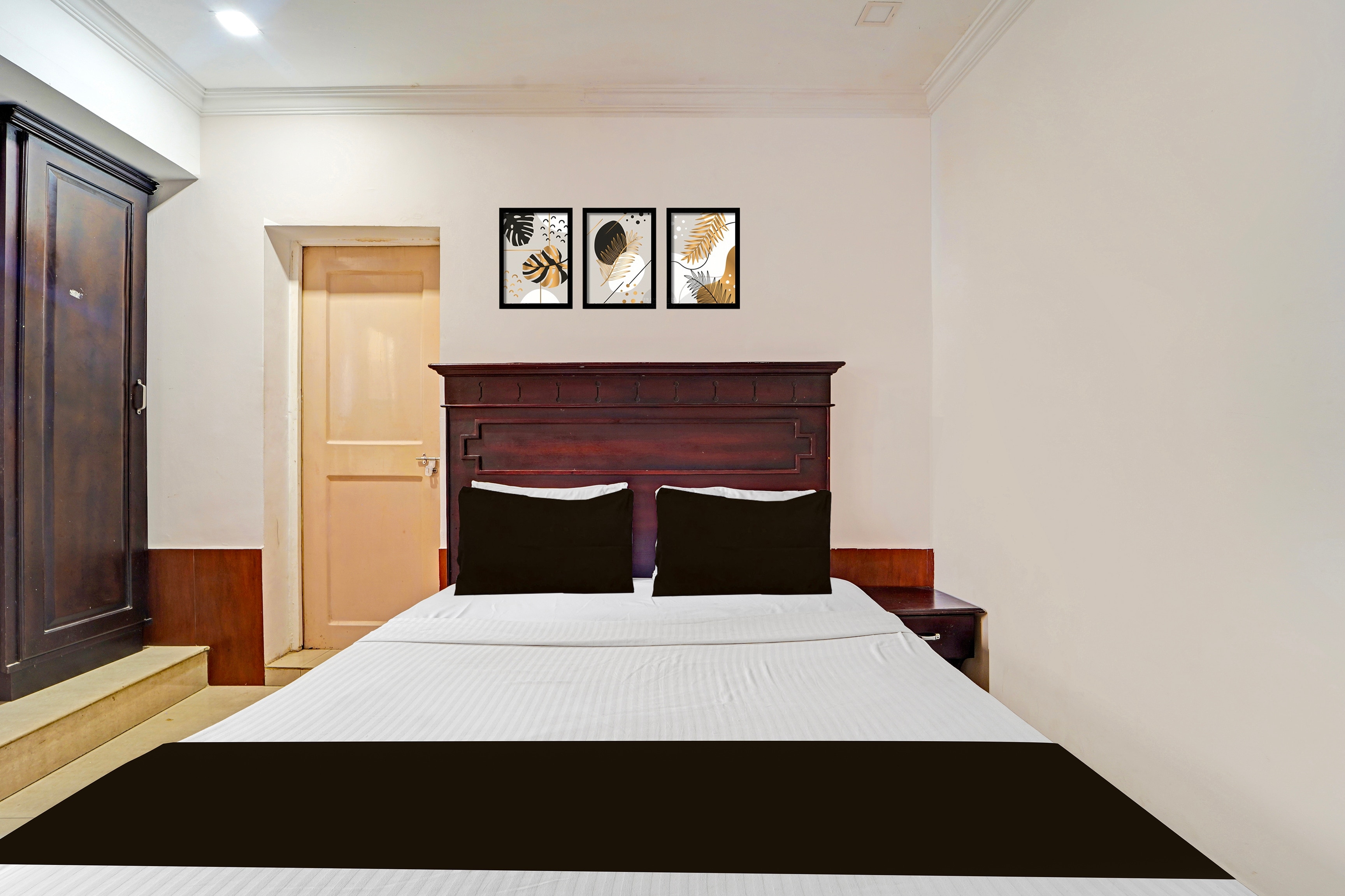 Super Hotel O Padma Junction MG Road - Tap to explore photos