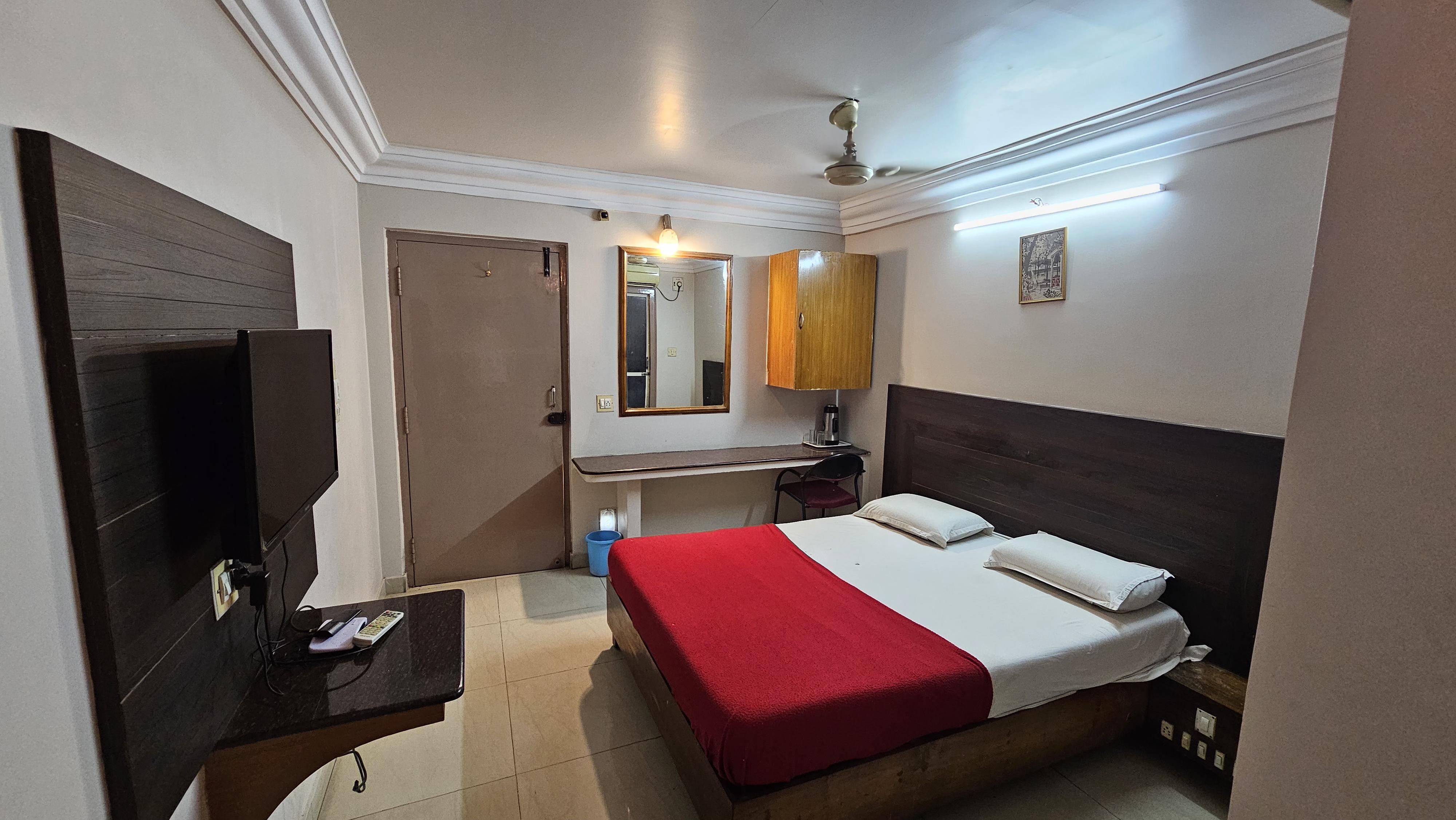 SRI ISWARYA RESIDENCY - Tap to explore photos