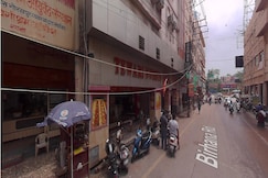 Tewari Hotel, Kanpur