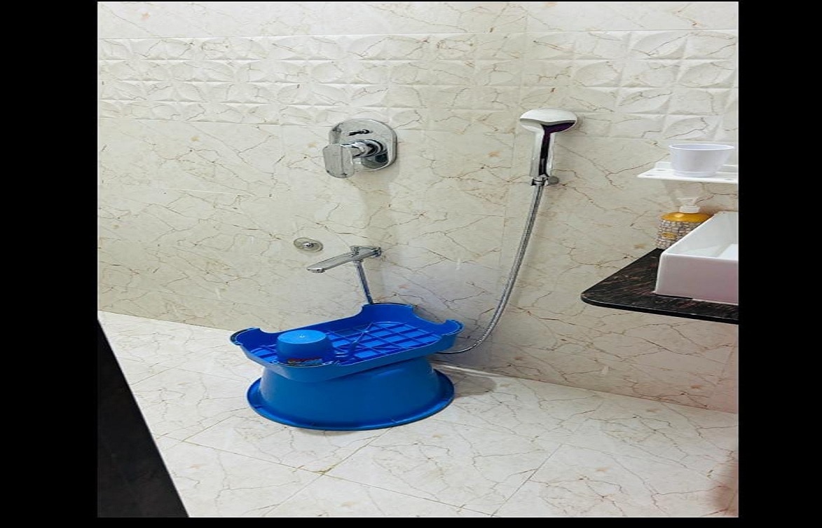 Pooja Hotel and Guest House - Tap to explore photos