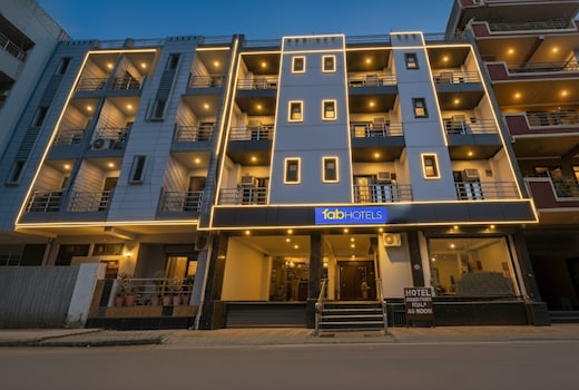 FabHotel The Yashobhumi - Nr. Yashobhoomi Convention Centre