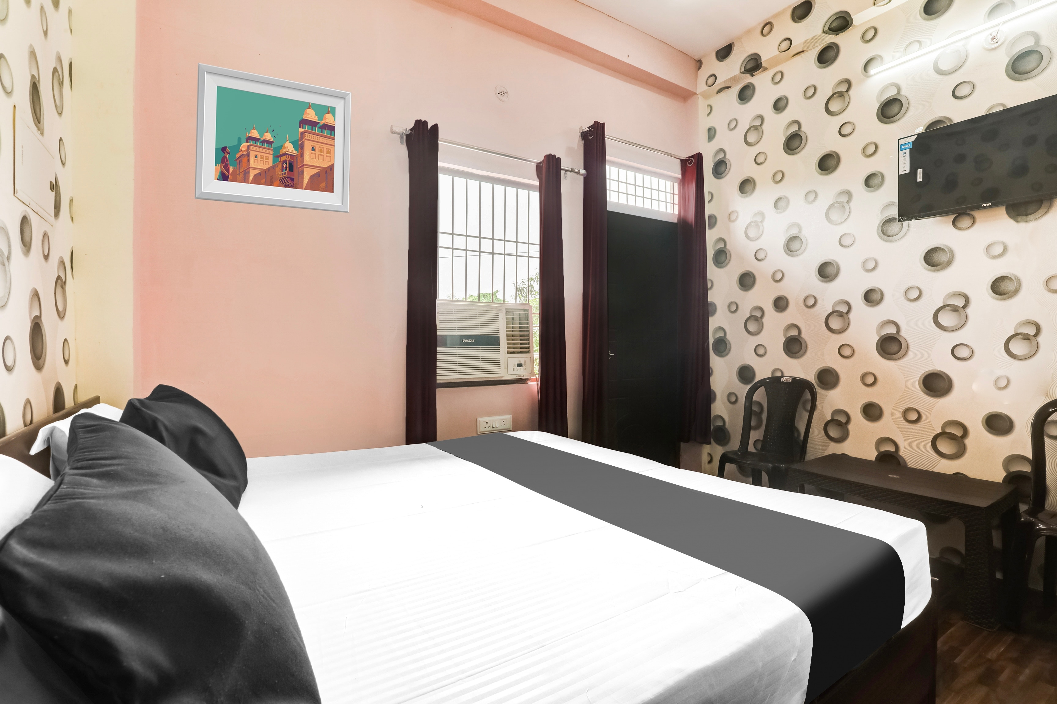 Hotel O Kamal Guest House - Tap to explore photos