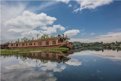Floating Heaven Group Of House Boats, Srinagar