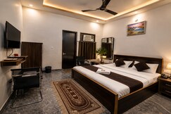 Nidhivan Dham Hotel - Near Janam Bhoomi Mathura, Mathura