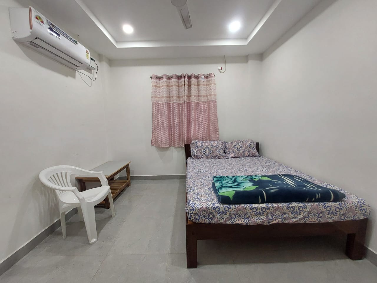 SRINIVASA HOMESTAY - Tap to explore photos
