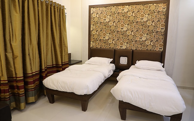 Hotel Pushpak Park - Tap to explore photos