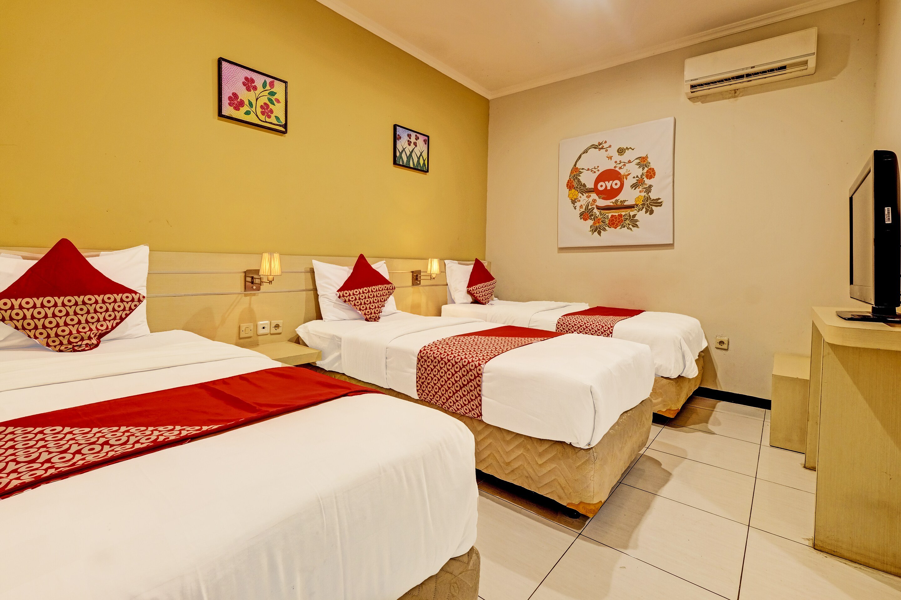 Super OYO 389 Sky Guesthouse - Tap to explore photos