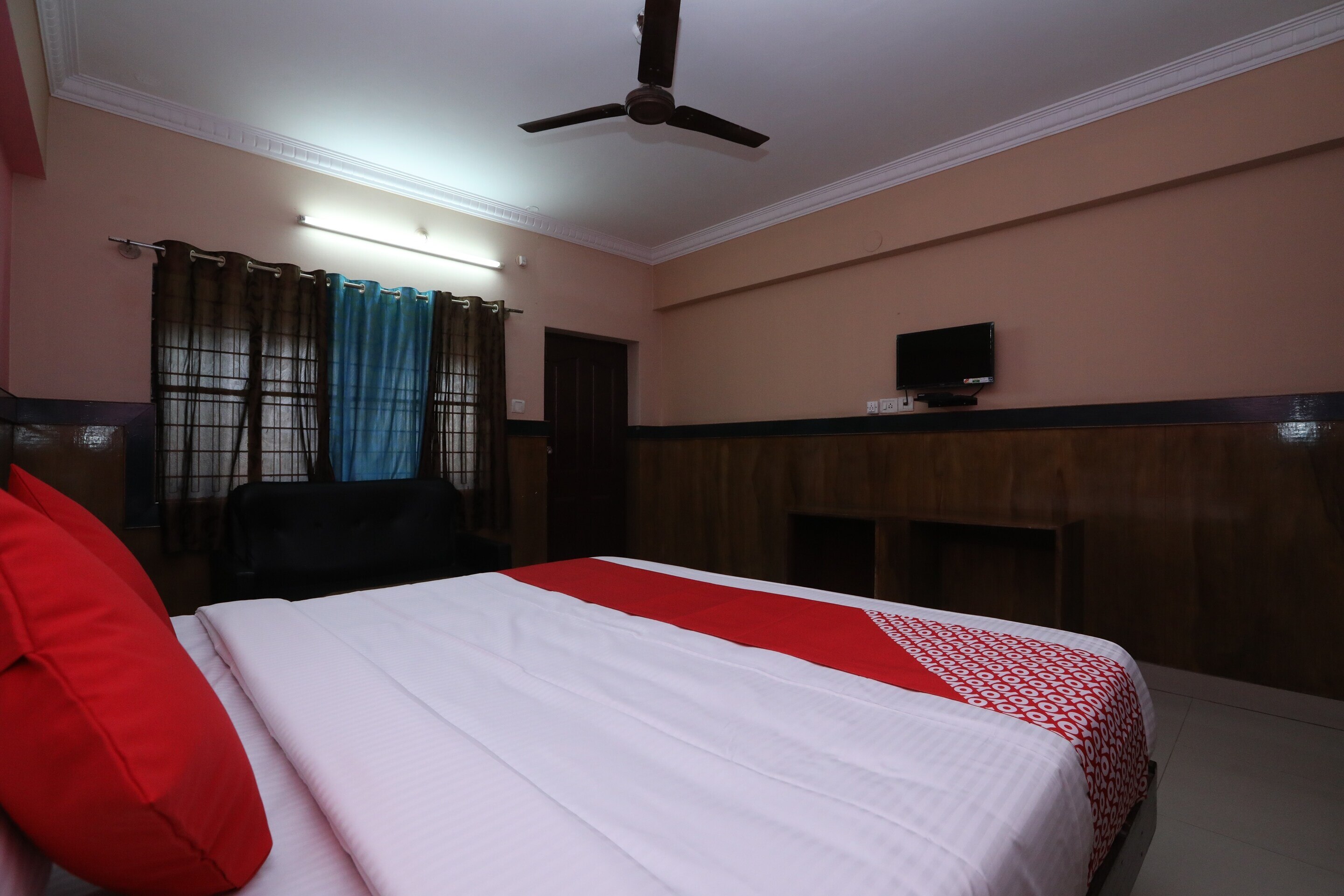 Hotel O SK Regency - Tap to explore photos