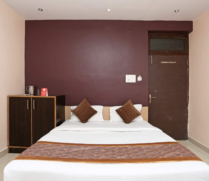 Sanjay guest house - Tap to explore photos