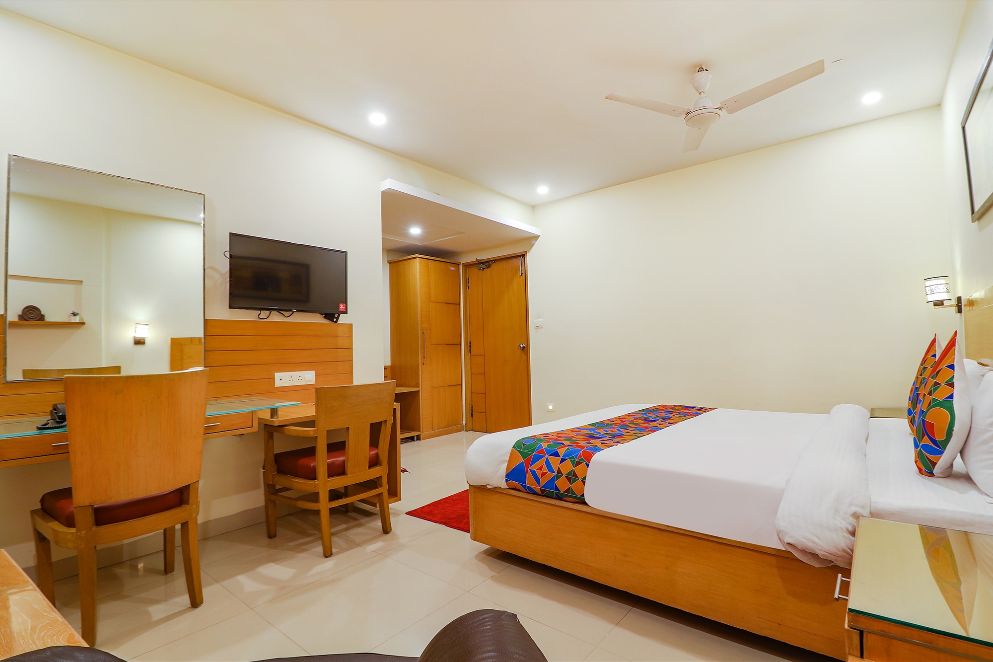 FabHotel A&M - Nr LV Prasad Institute, Banjara Hills - Tap to explore photos