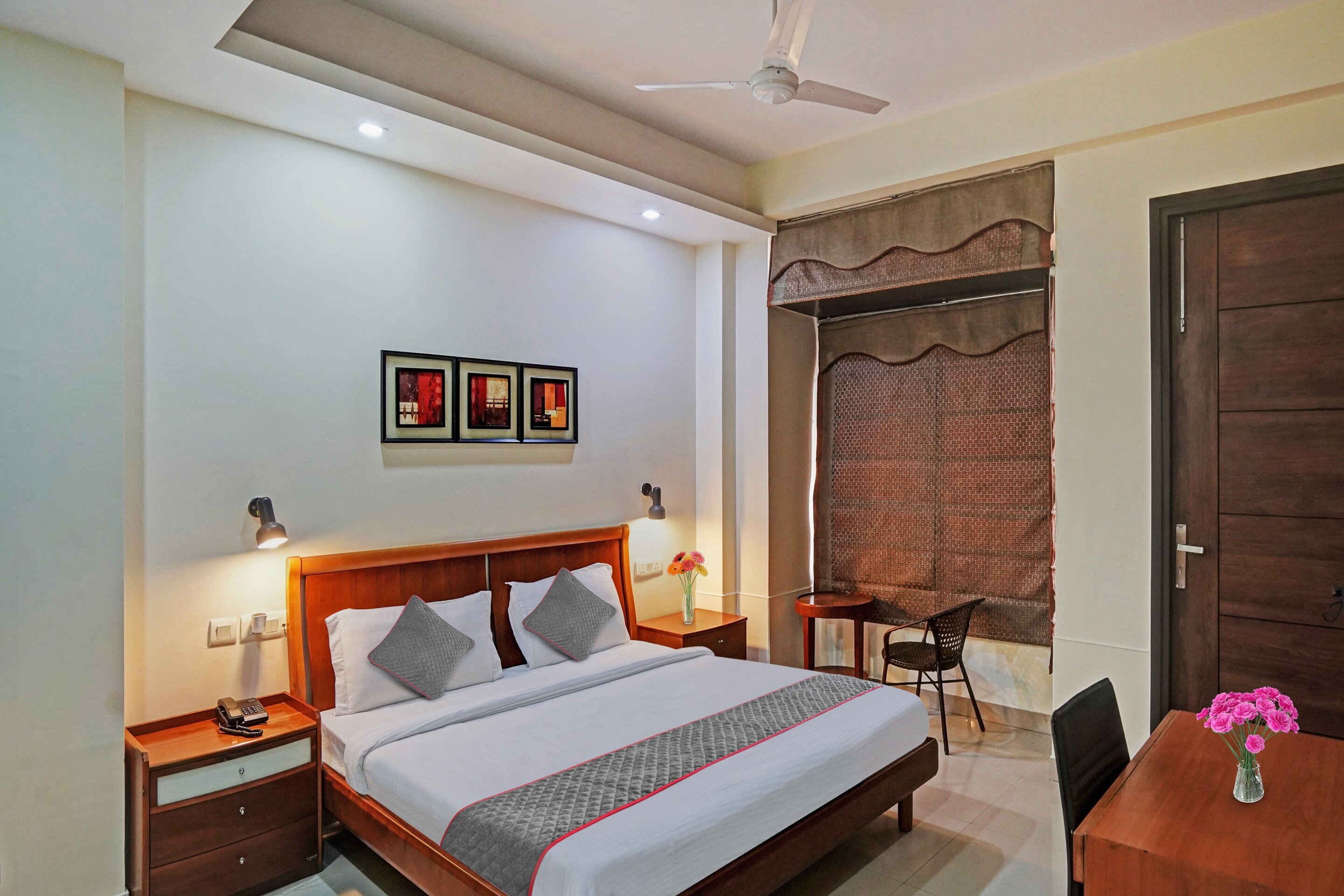 Townhouse Quotel Hotel Sector 51 Noida - Tap to explore photos