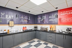 HAMPTON INN CLEVELAND WESTLAKE, Lorain