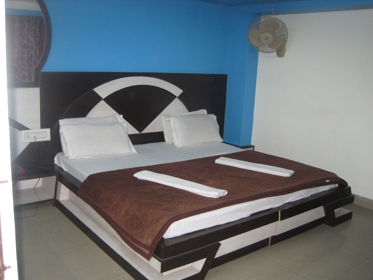 Hotel Angad - Tap to explore photos