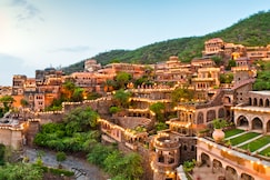 Neemrana Fort-Palace, Mandawar