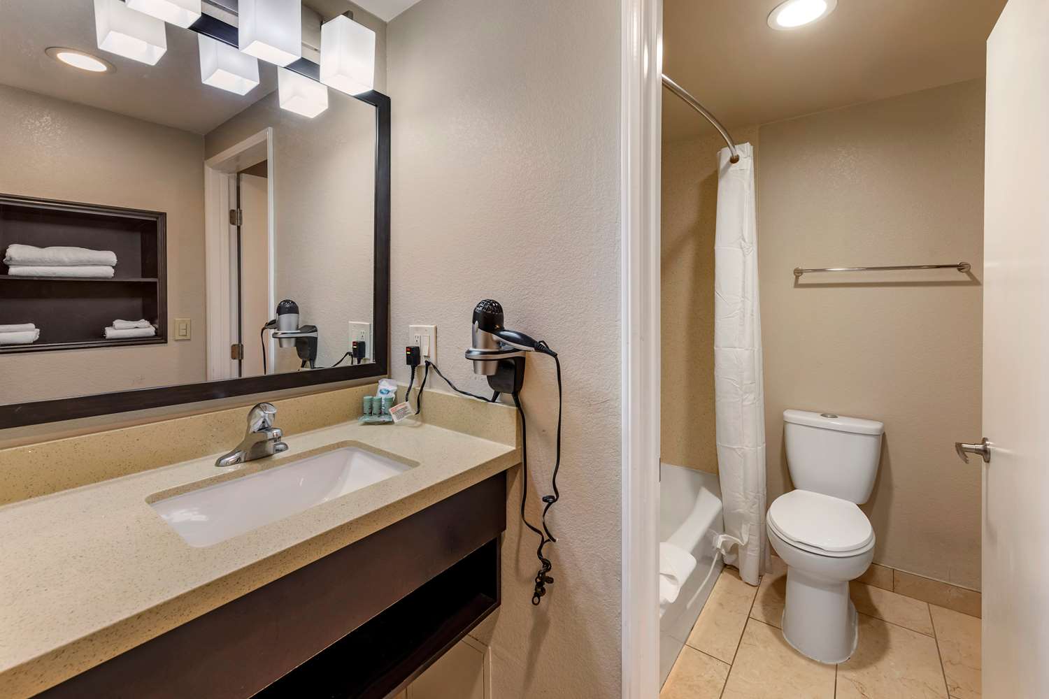 Best Western Country Inn Temecula - Tap to explore photos