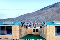The Grand Lodge Pangong, Pangong