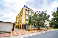 FabHotel Himalay Guest House Saanvi Residency, Pune