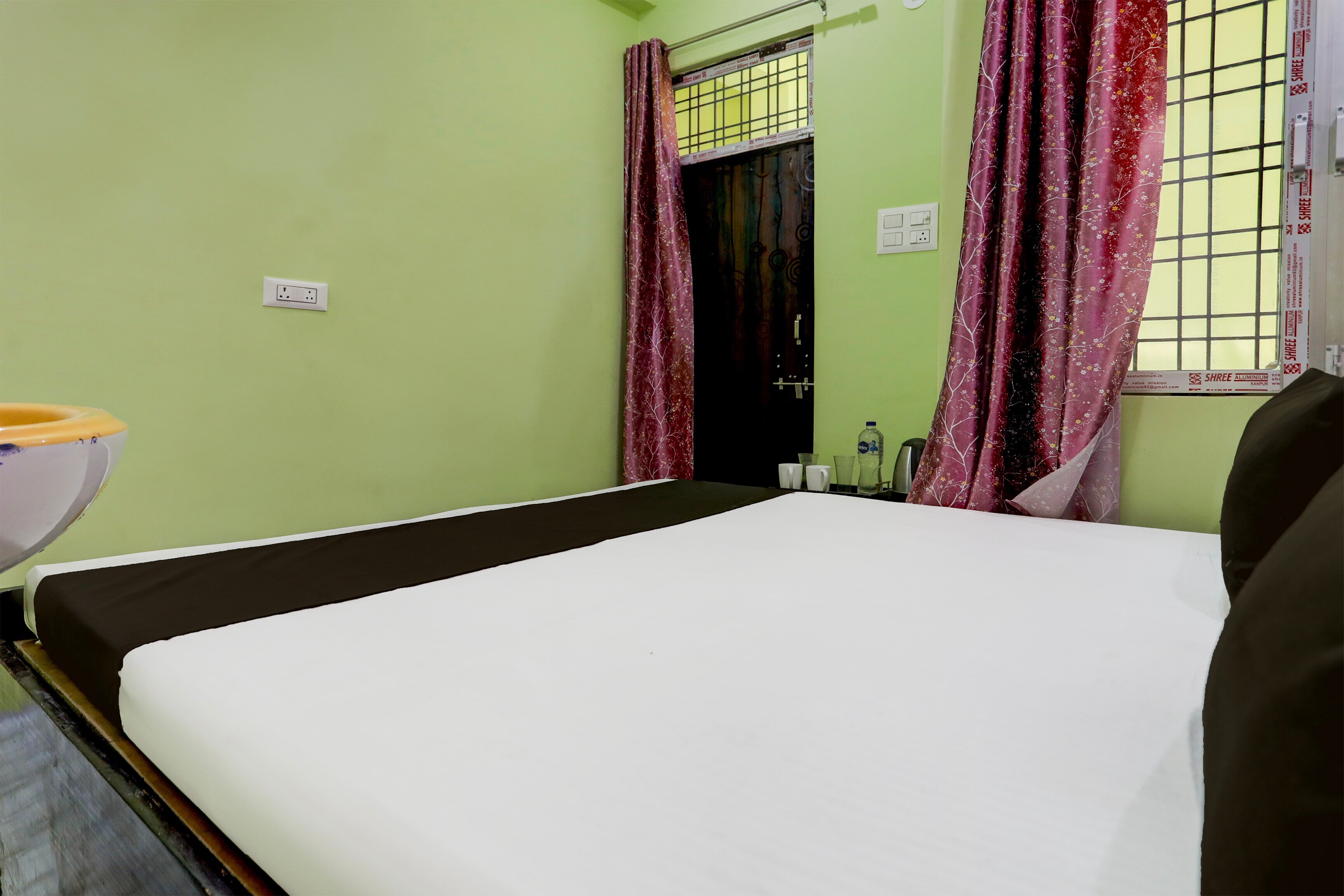SPOT ON PR Hotel - Tap to explore photos