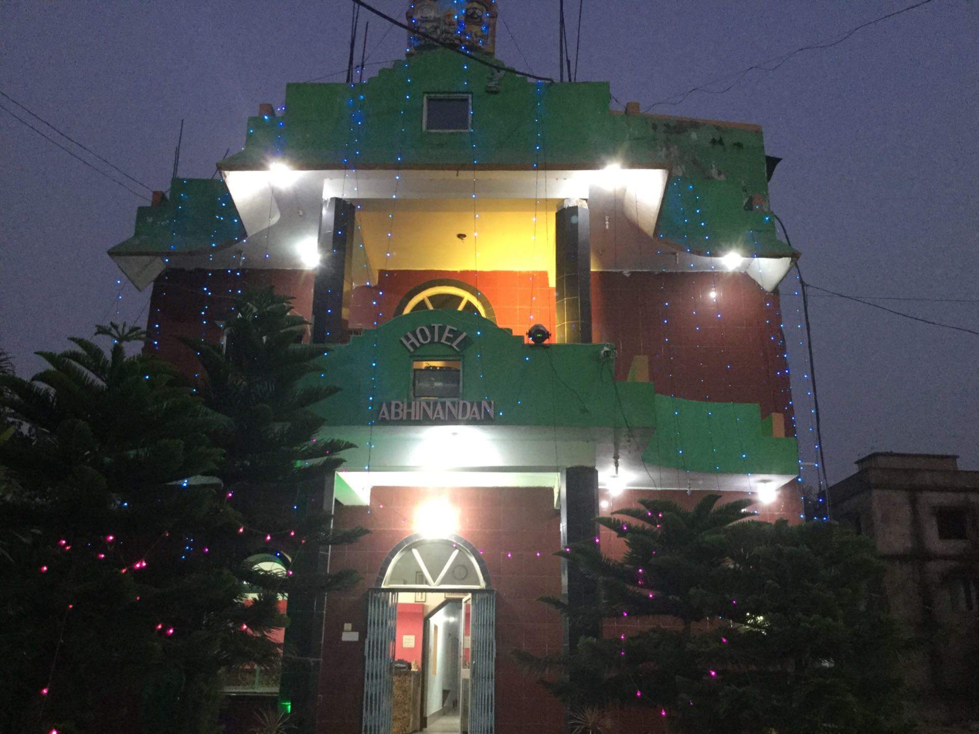 Hotel Abhinandan - Tap to explore photos