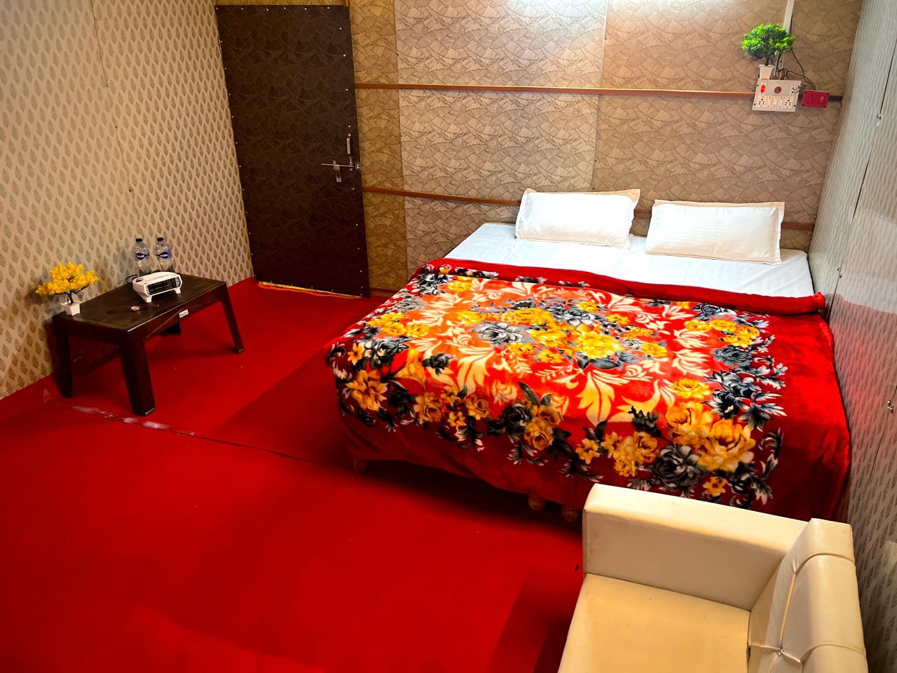 Kishan Mahakumbh Cottage | 500 from Triveni Sangam - Tap to explore photos