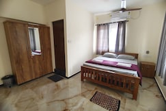 Tranquile by the fields, Alleppey