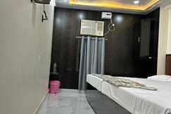 The Grand Nirmala palace, Ayodhya