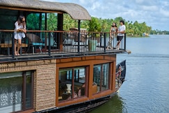 Spice Routes Luxury Cruise, Alleppey
