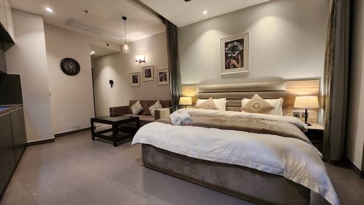 Hostie Asita Studio Apt near Apollo Fortis Noida - Tap to explore photos