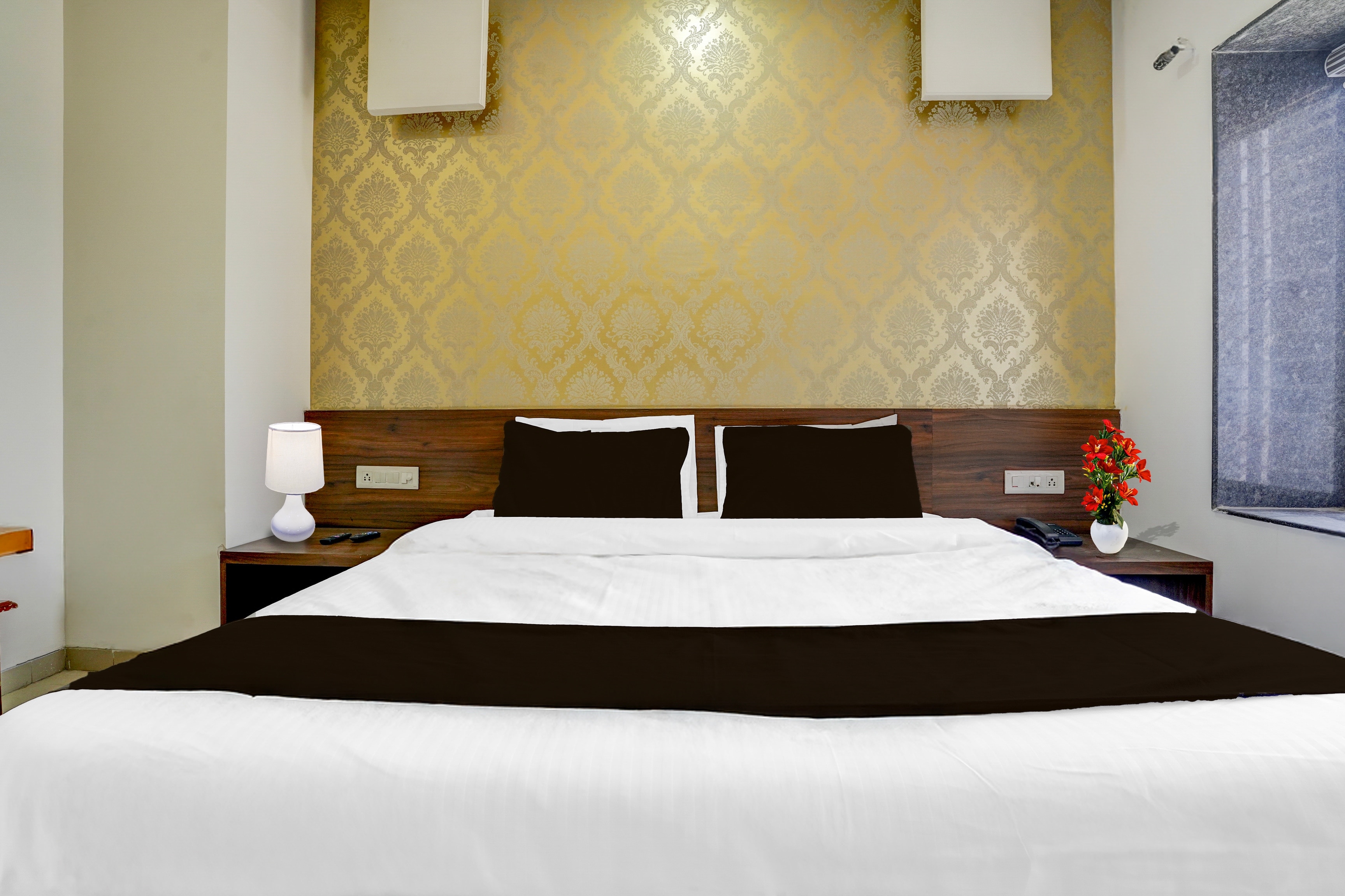 Townhouse Godavari Riverbank Formerly Shanti Datta Inn - Tap to explore photos