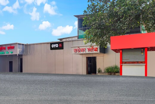 Hotel O Sarovar