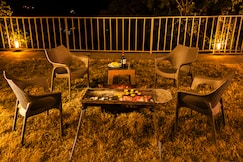 KASAULI's Enchanting pines villas by infinity, Solan