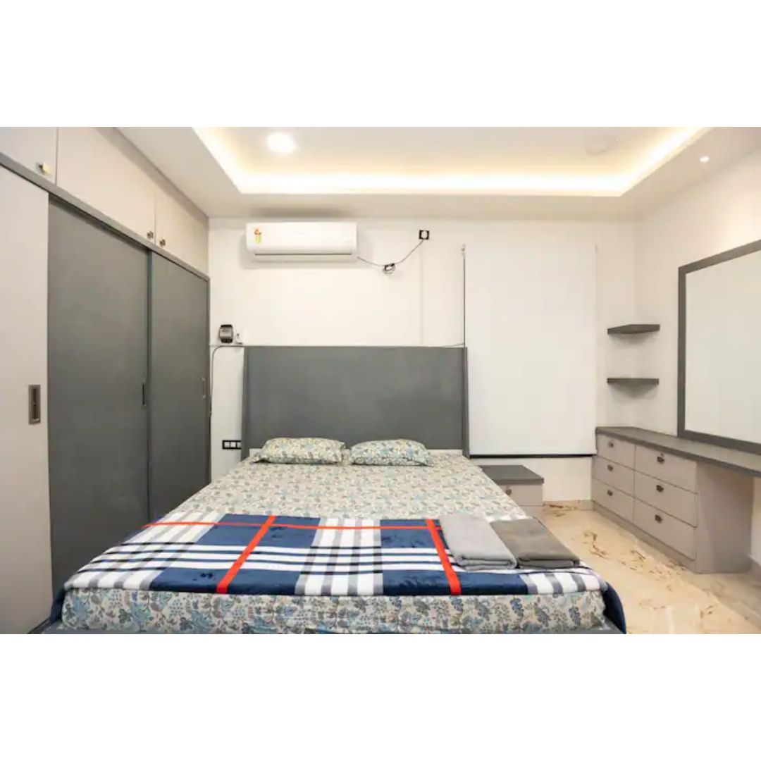 Deccan Staycation Family PetFriendly 5BHK With Jacuzzi BanjaraHills - Tap to explore photos
