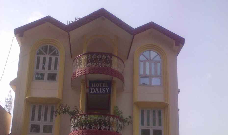 Hotel Daisy  - Tap to explore photos