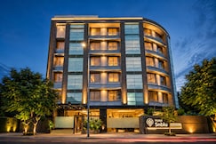 Hotel SNBLU PANCHVATI, Ahmedabad